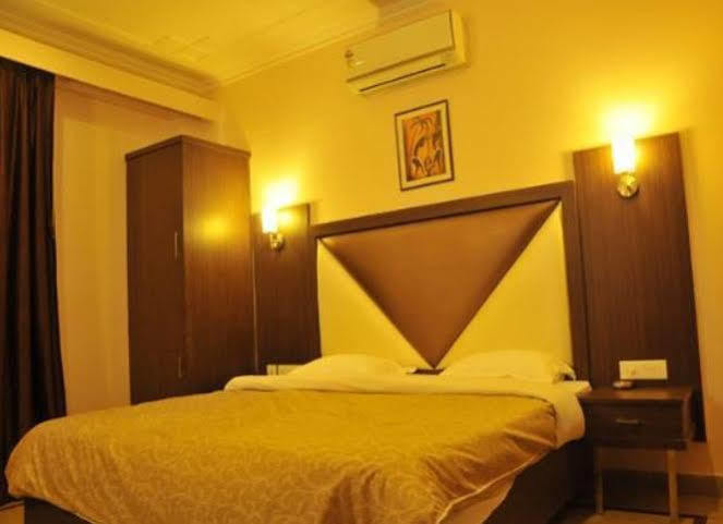 Paramount Hotel ชัยปุระ ภายนอก รูปภาพ