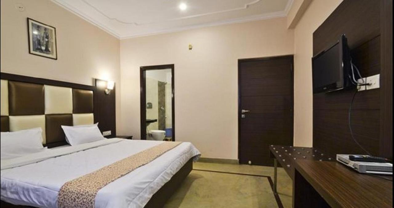 Paramount Hotel ชัยปุระ ภายนอก รูปภาพ