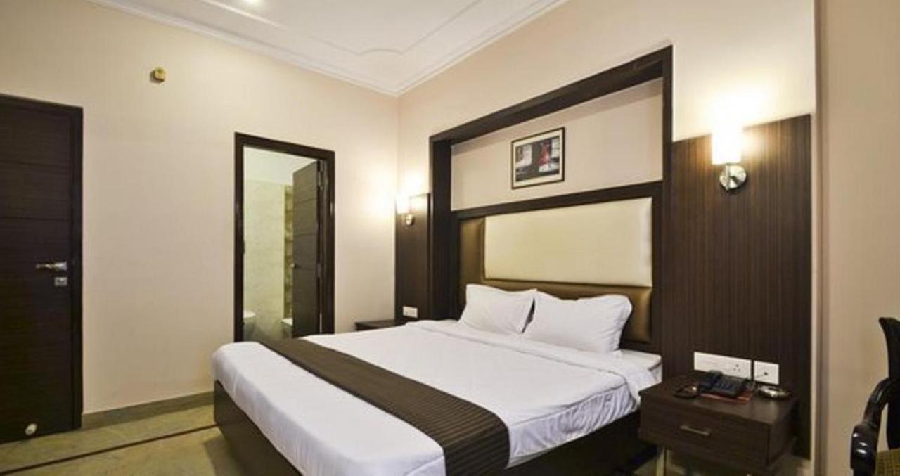 Paramount Hotel ชัยปุระ ภายนอก รูปภาพ