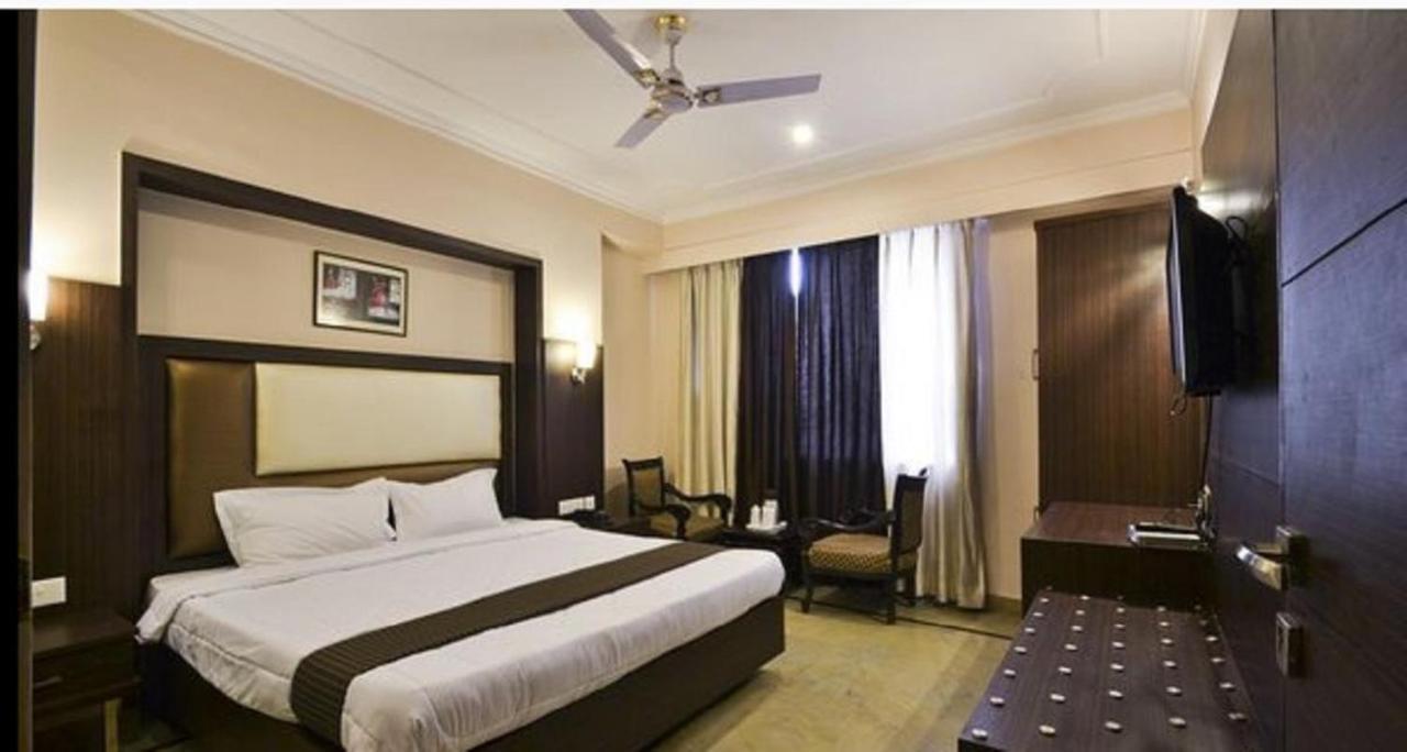 Paramount Hotel ชัยปุระ ภายนอก รูปภาพ